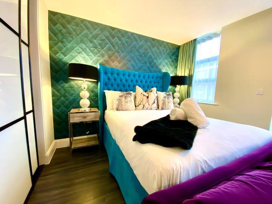 Stunning Apartment Suite - Free Parking & Wifi! プール エクステリア 写真